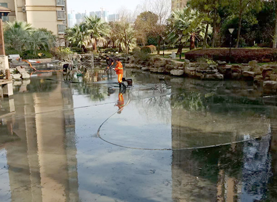 弥勒景观池淤泥清理