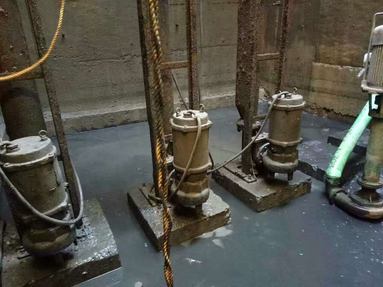 弥勒污水池清理